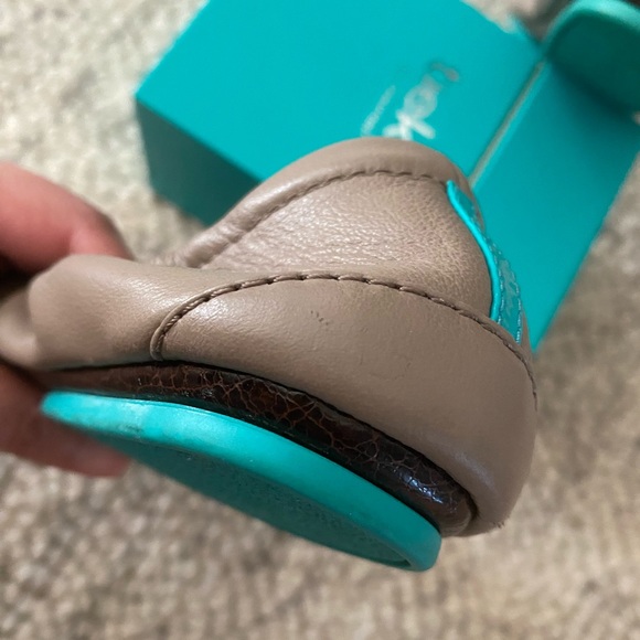 Tieks Taupe size 6 (used) - Picture 5 of 5